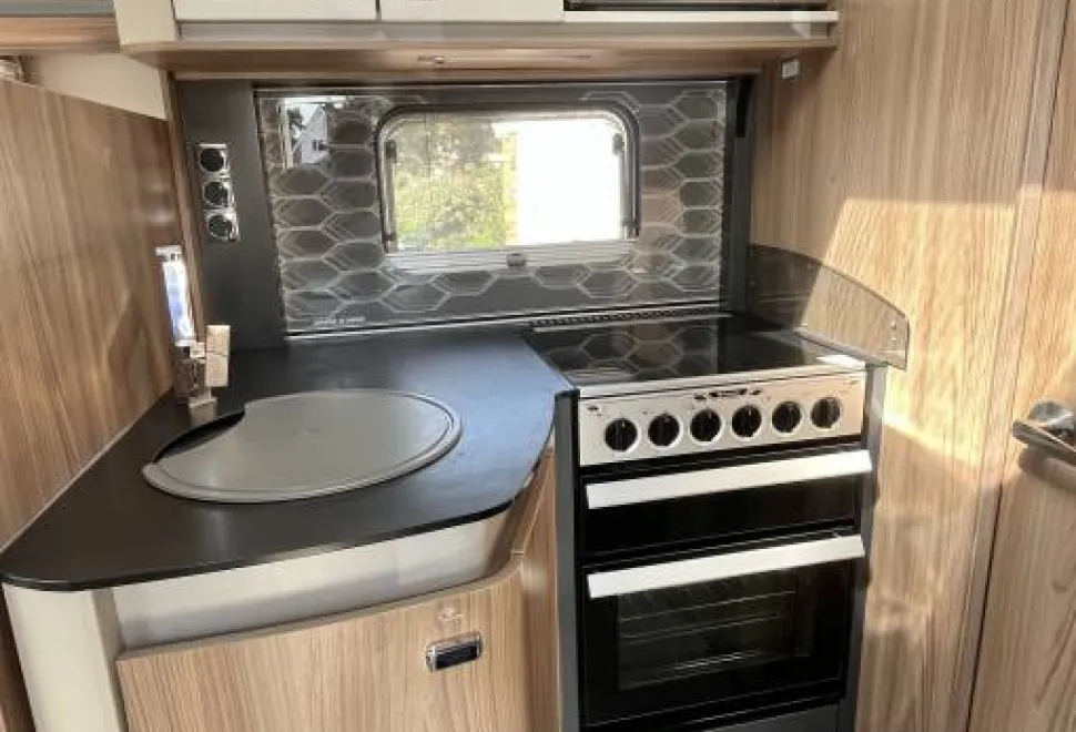 Swift Bolero 714SB Black Edition 2016
