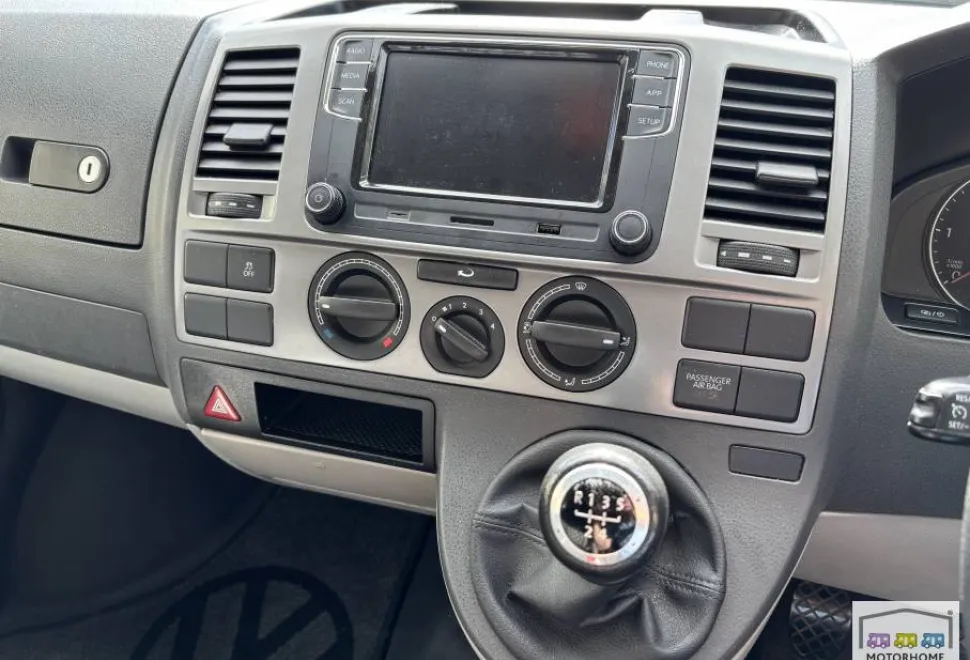 Volkswagen Transporter T28 2015