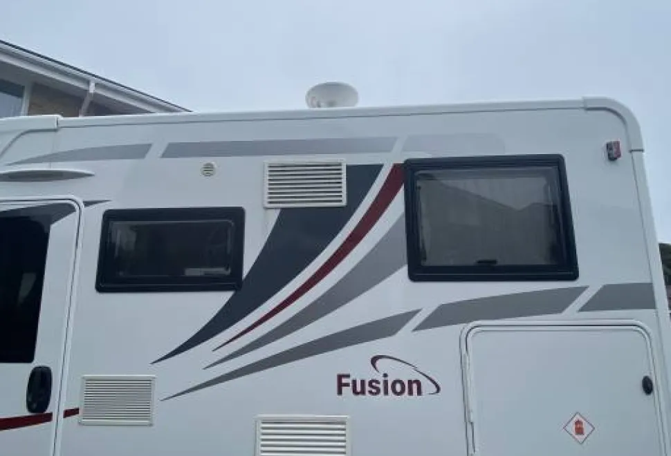 McLouis Fusion 331G 2023