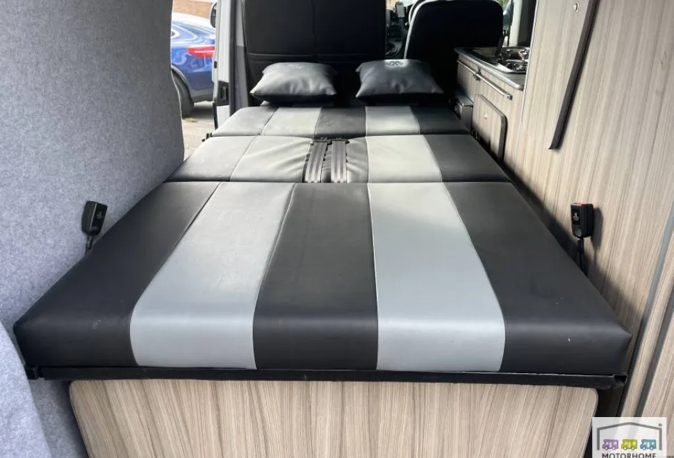 Volkswagen Transporter T28 2012