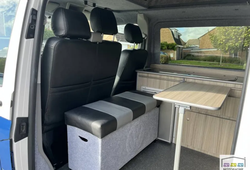 Volkswagen Transporter T28 2012