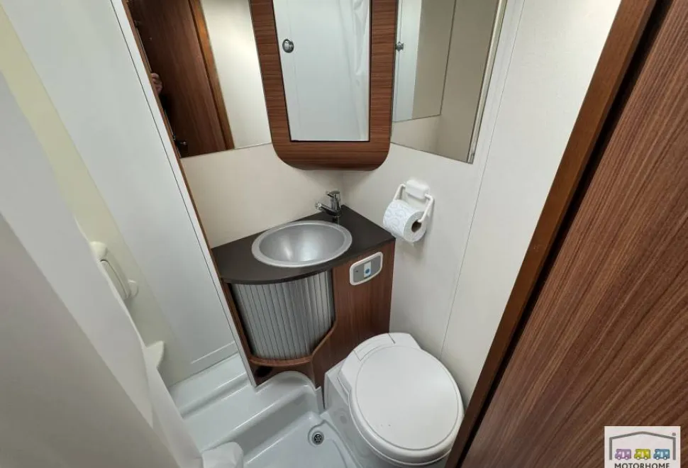 Adria Matrix M680 Sp 2013