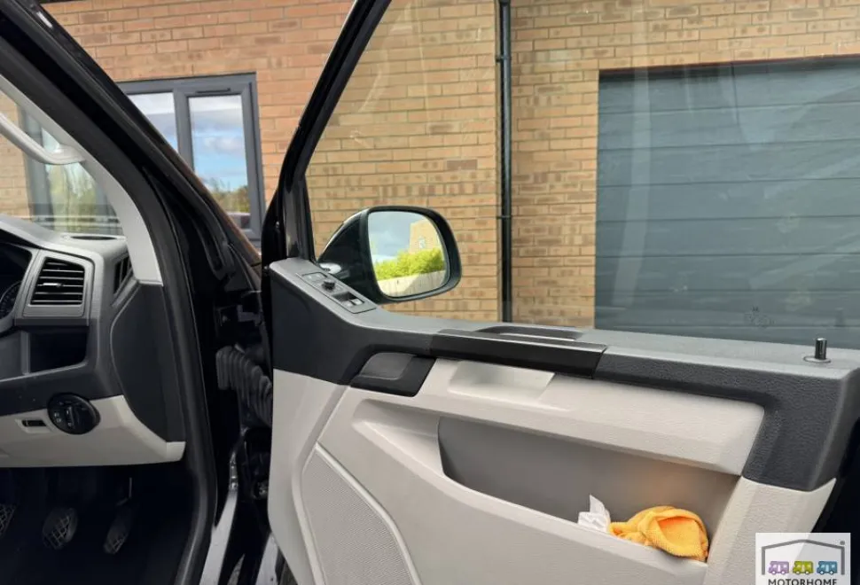 Volkswagen Campervan  2019