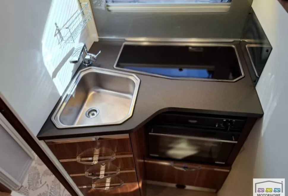 Adria Matrix 670 SL 2017