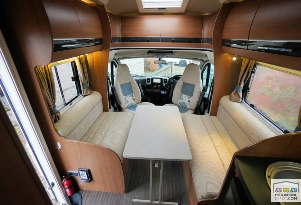 Auto-Trail Tracker RB 2014