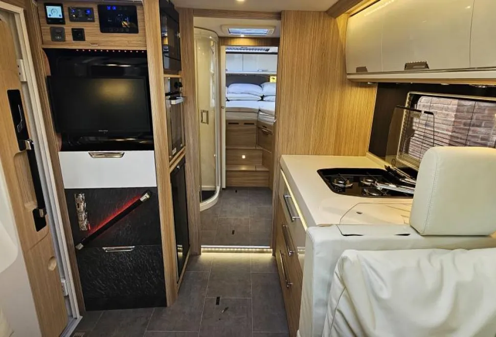 Niesmann and Bischoff Arto 88EK 2024