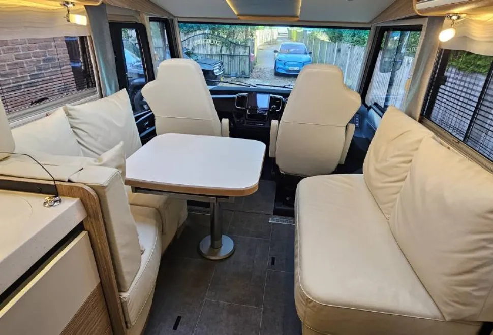 Niesmann and Bischoff Arto 88EK 2024