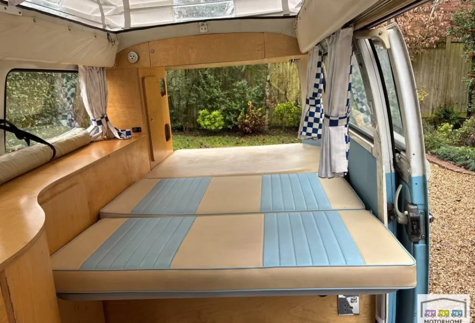 Volkswagen T2 Bay Window  1974