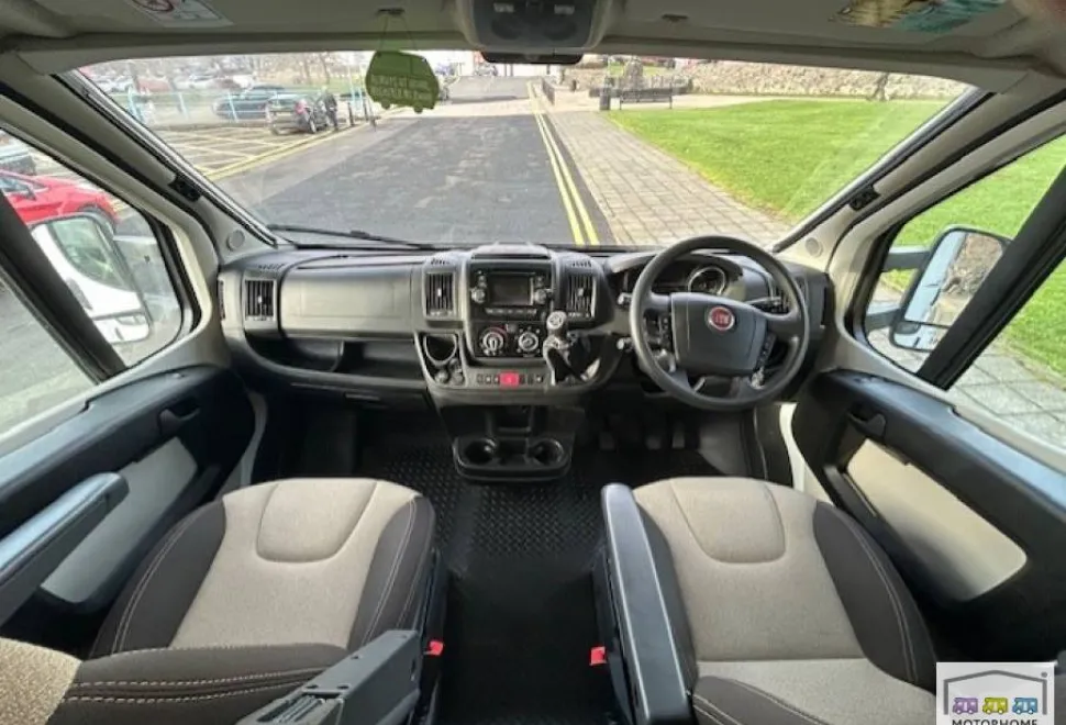 Weinsberg Carahome 600 DKG 2016