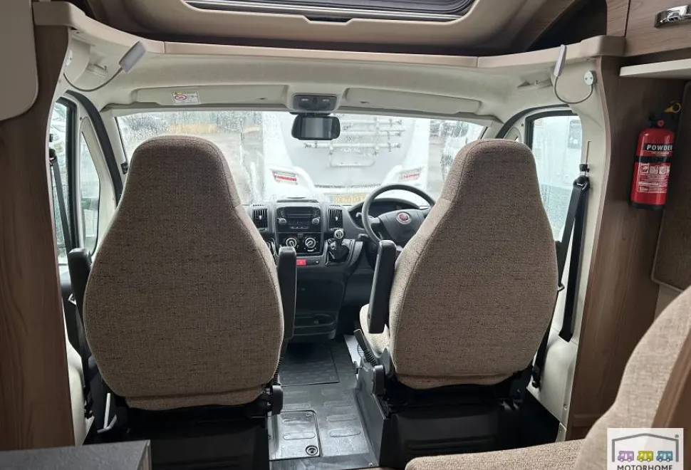 Swift Escape Compact C402 2021