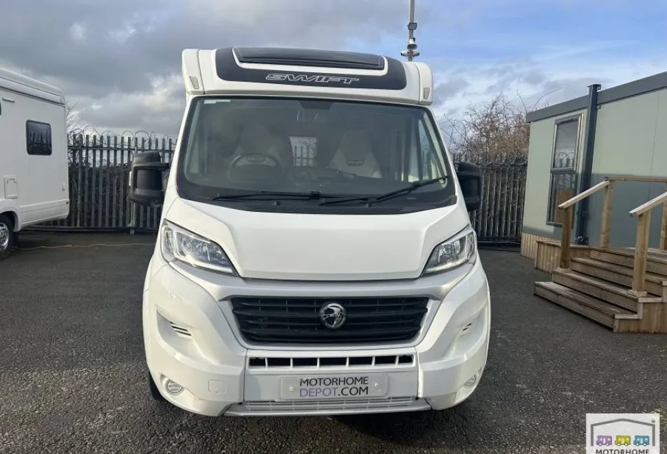Swift Escape Compact C402 2021