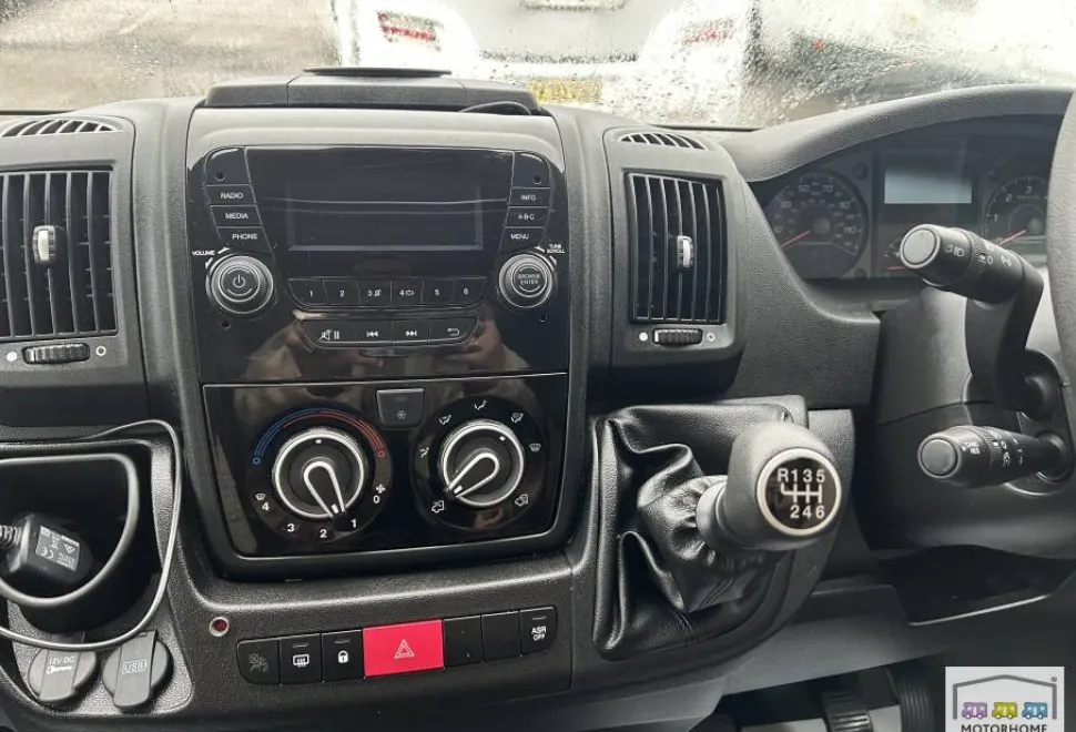 Swift Escape Compact C402 2021