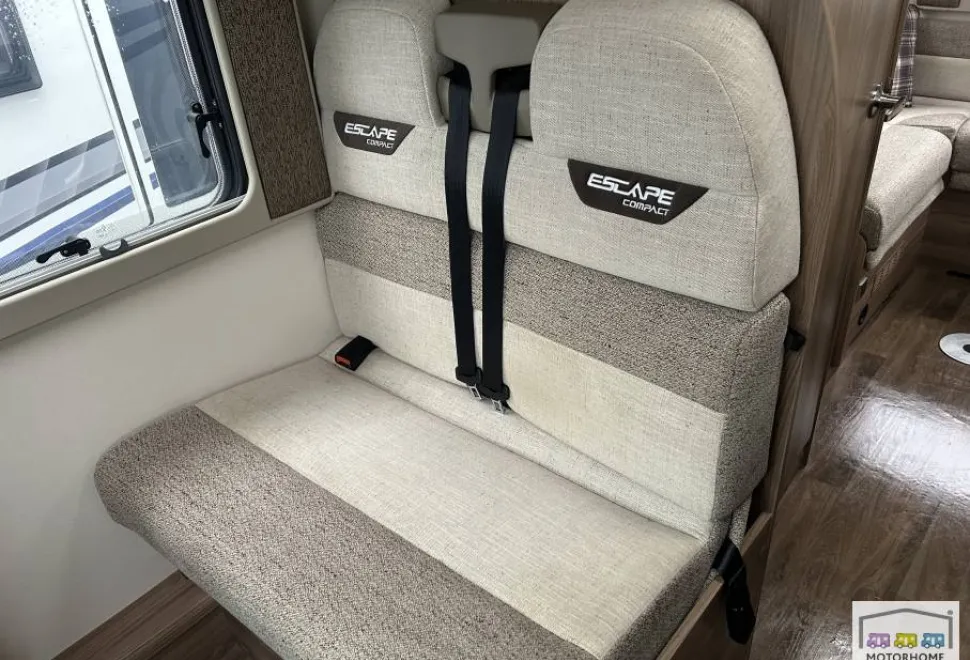 Swift Escape Compact C402 2021