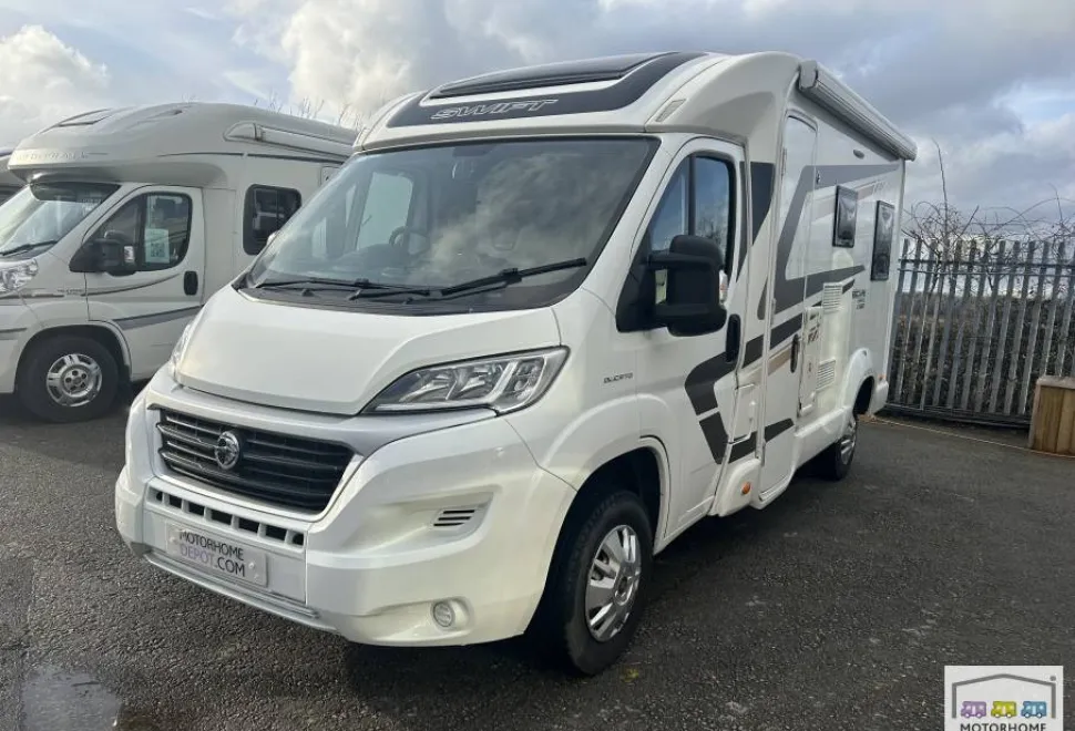 Swift Escape Compact C402 2021