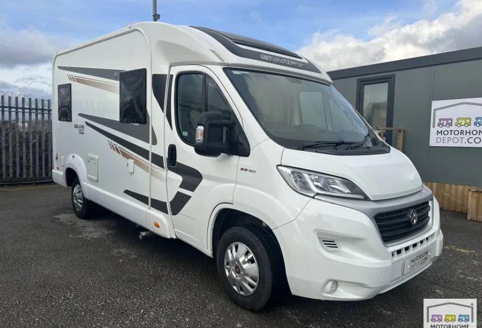 Swift Escape Compact C402 2021