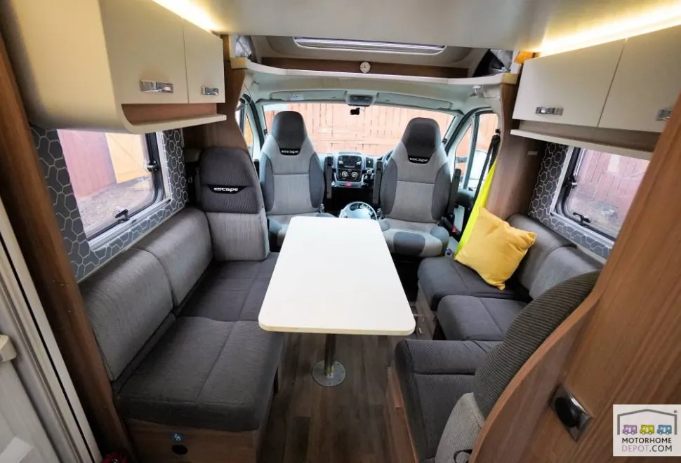 Swift Escape 695 2018