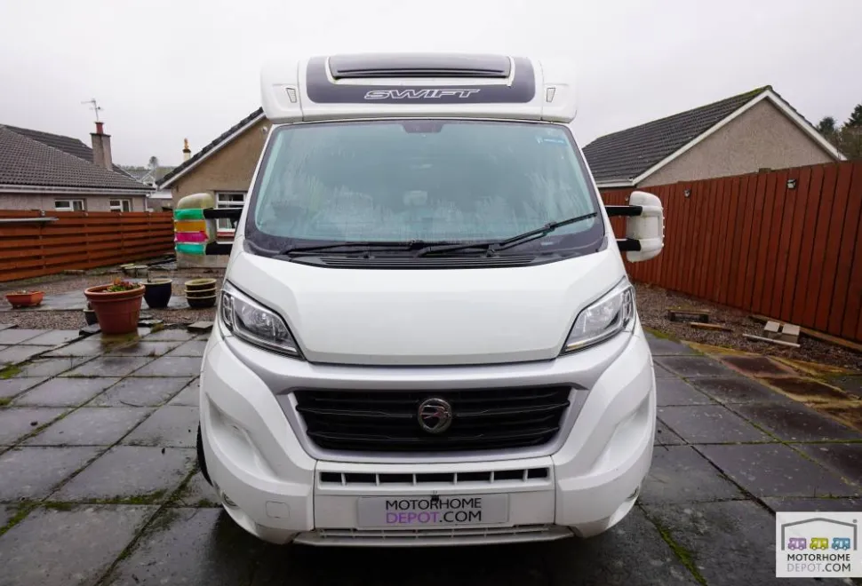 Swift Escape 695 2018