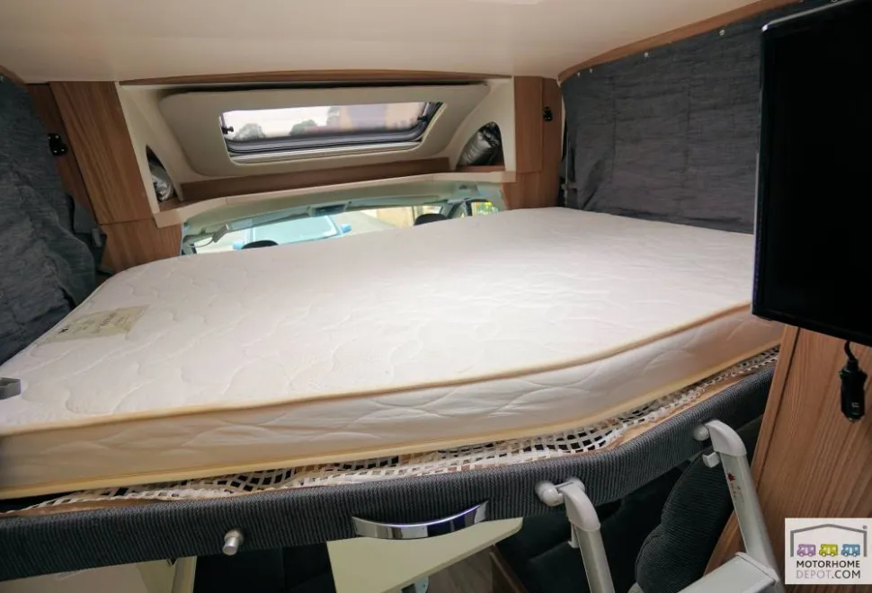 Swift Escape 695 2018