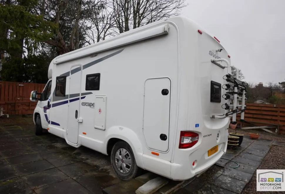 Swift Escape 695 2018