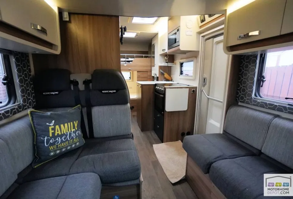 Swift Escape 695 2018