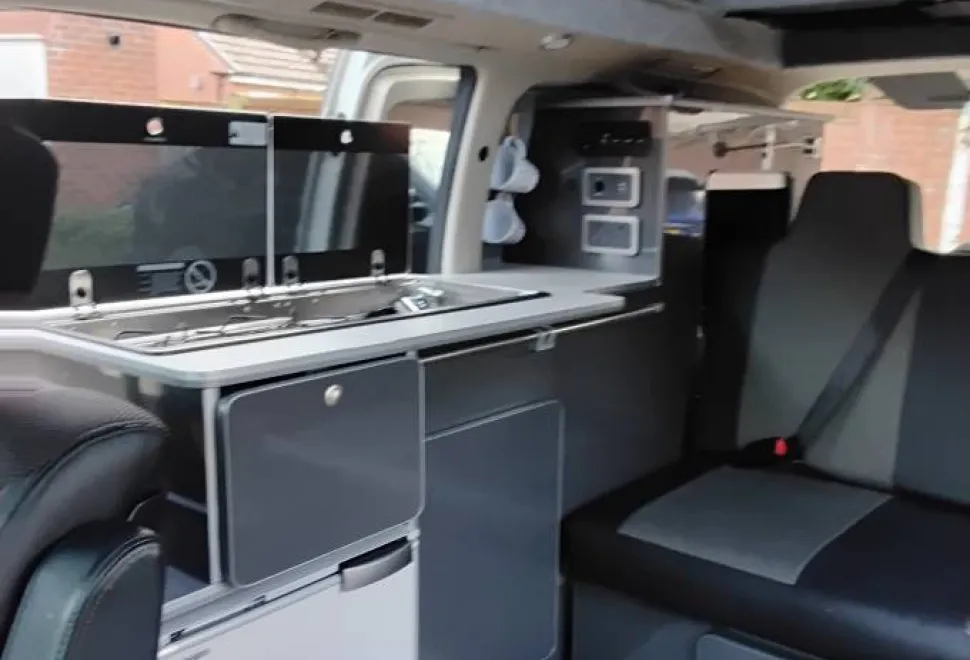Nissan Elgrand Camper Van 2007
