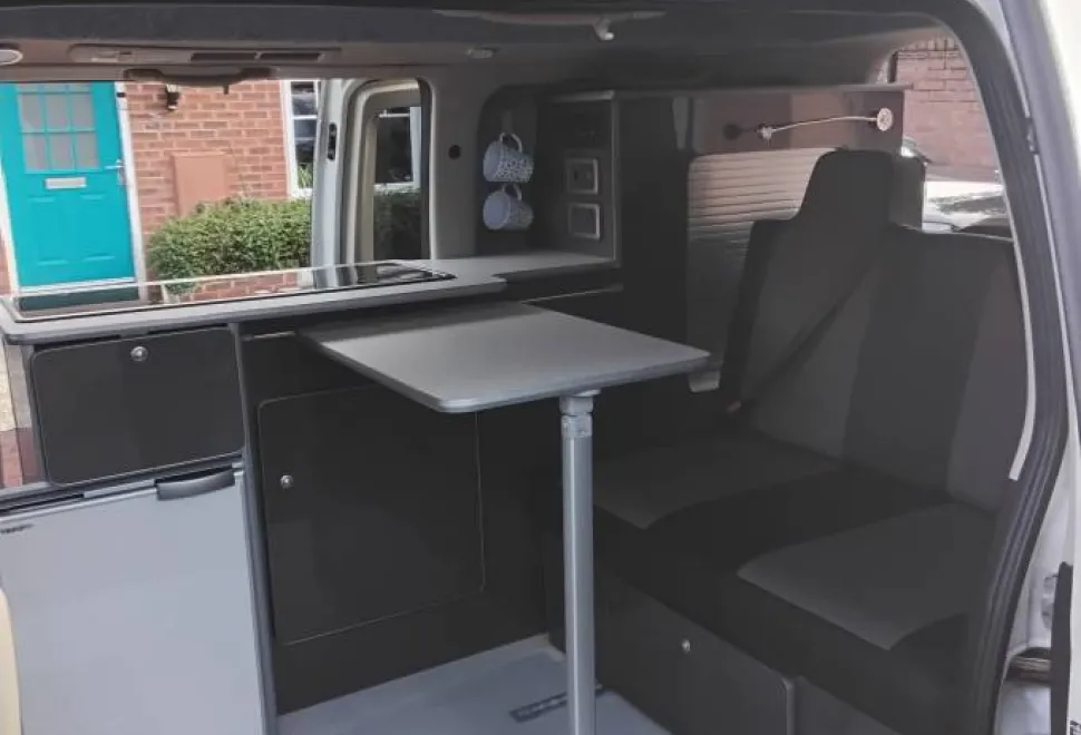 Nissan Elgrand Camper Van 2007