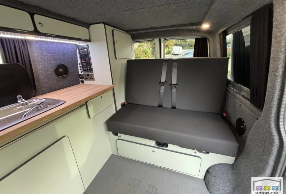 Volkswagen T6  2018