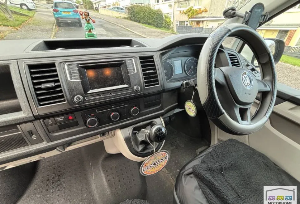 Volkswagen T6  2018