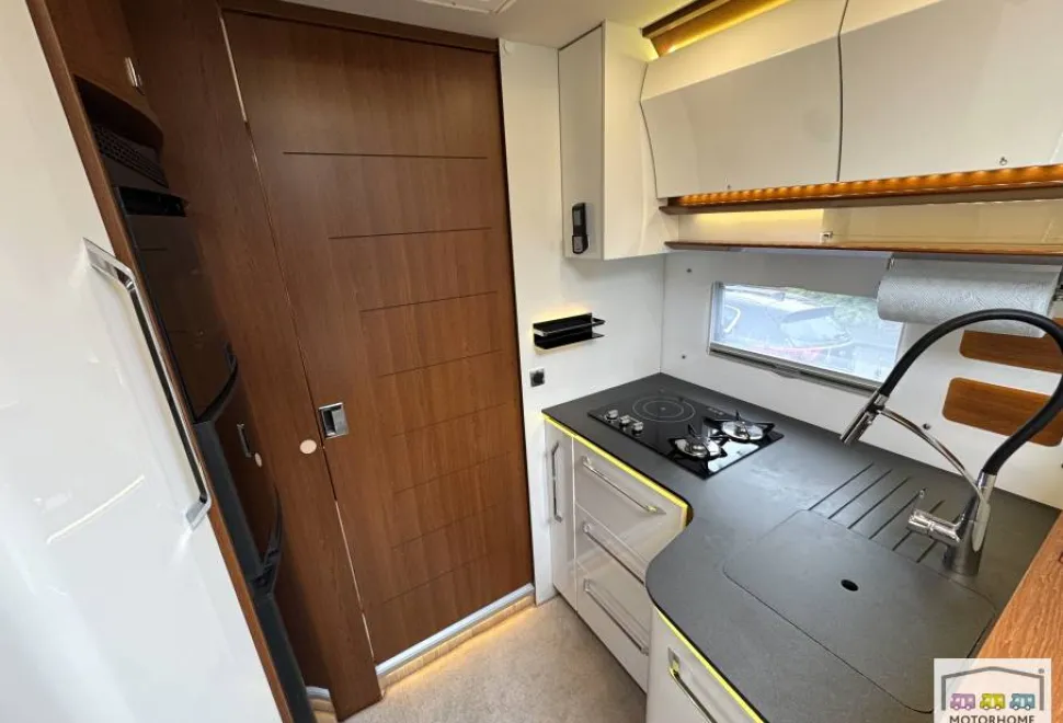 Rapido Distinction i1090  2019