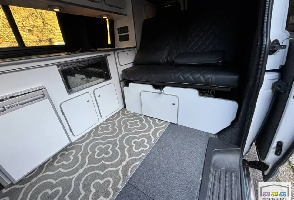 Volkswagen Transporter  2014