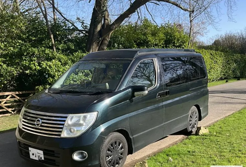 Nissan Elgrand  2005