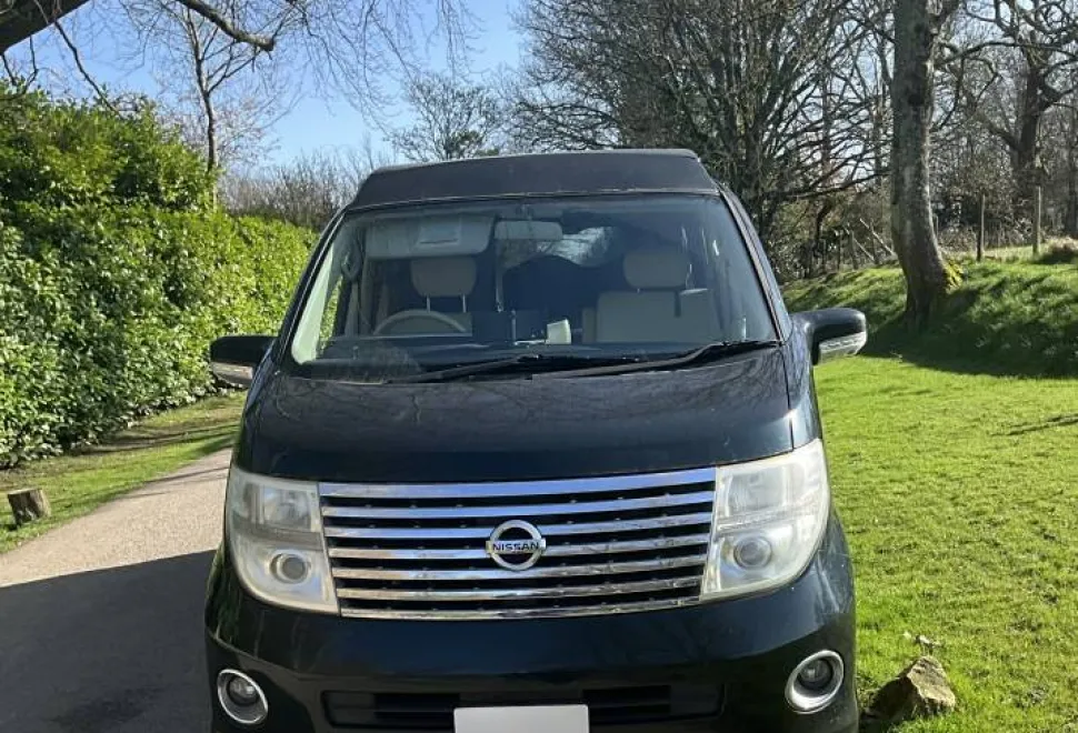 Nissan Elgrand  2005