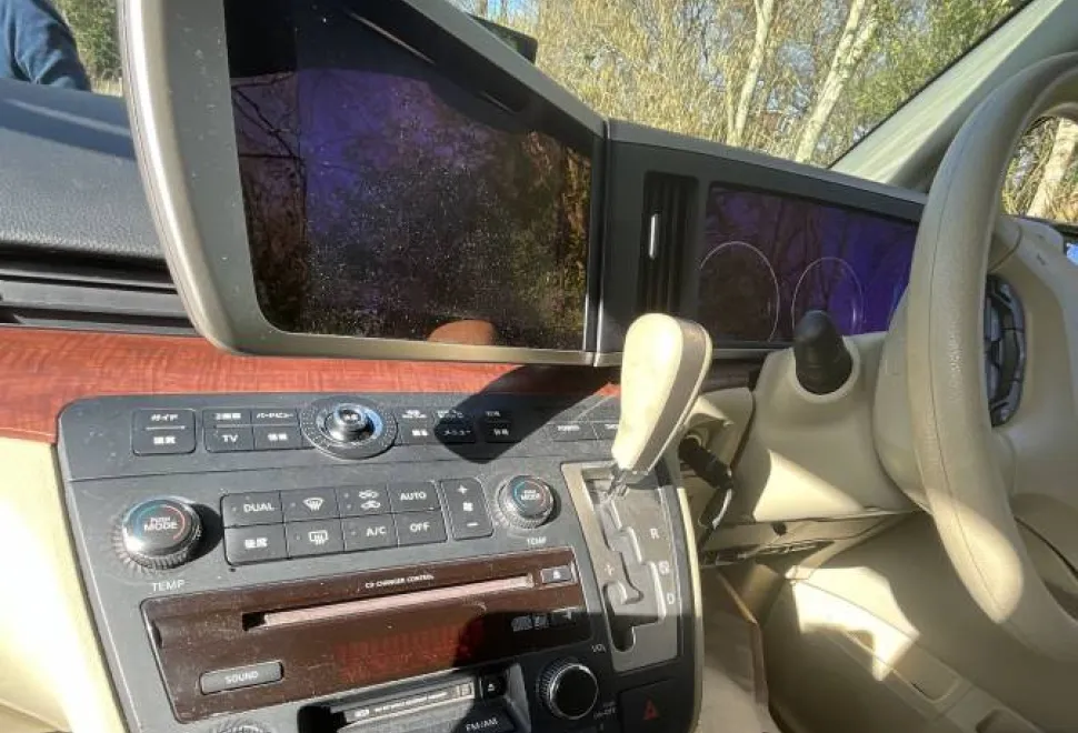 Nissan Elgrand  2005