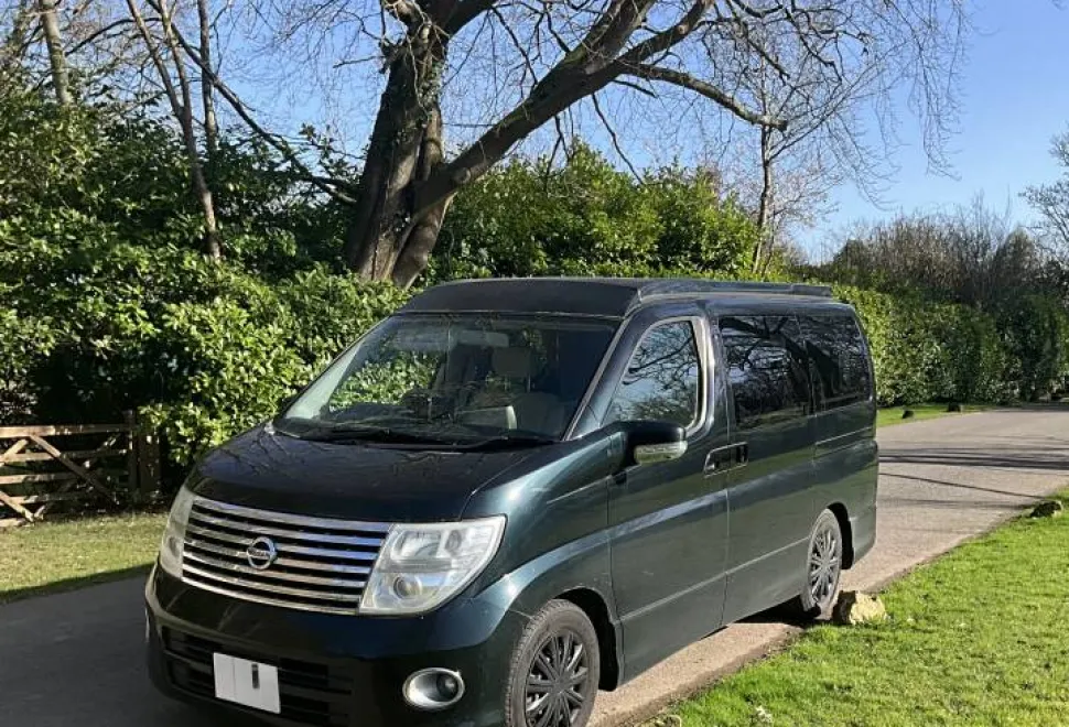 Nissan Elgrand  2005