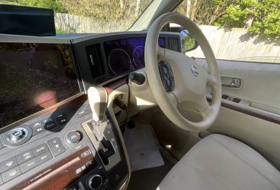 Nissan Elgrand  2005