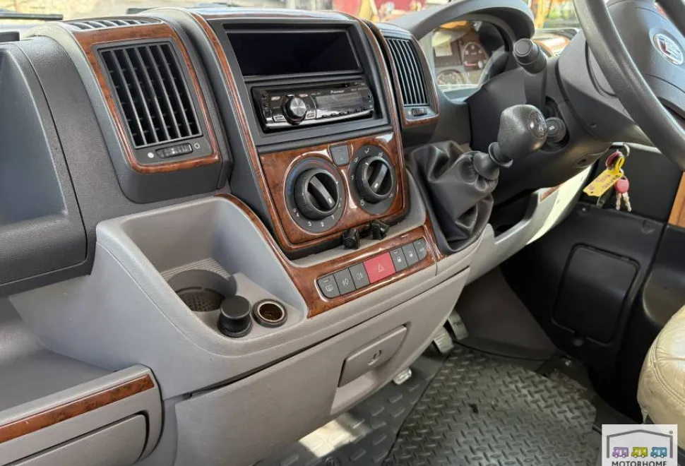 Rapido  9086DF  2010