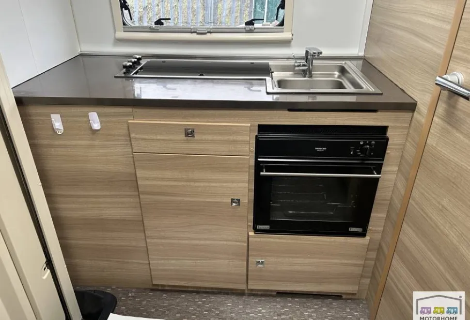 Adria Matrix 590 SG 2015