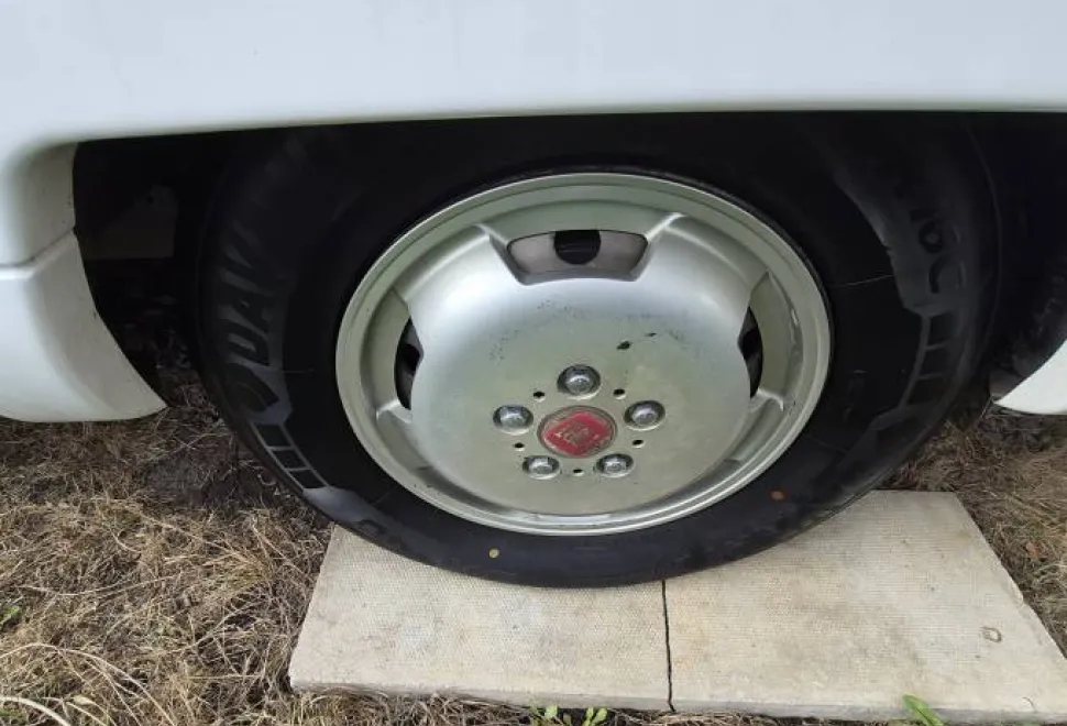 Swift Kon-Tiki  2000