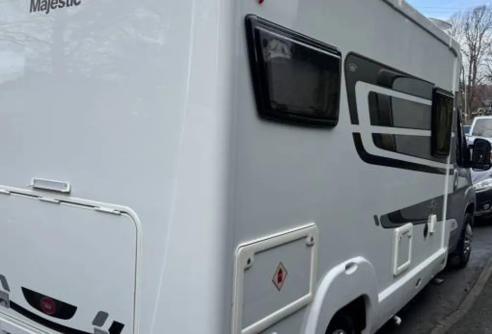Elddis Majestic 125 2017