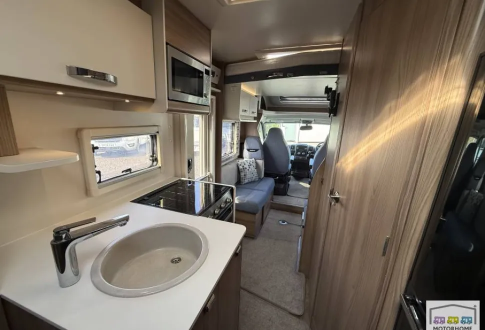 Swift Escape 695 2017