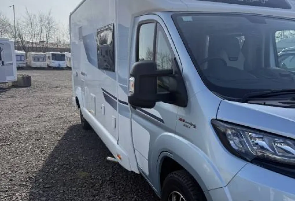 Swift Escape 695 2017