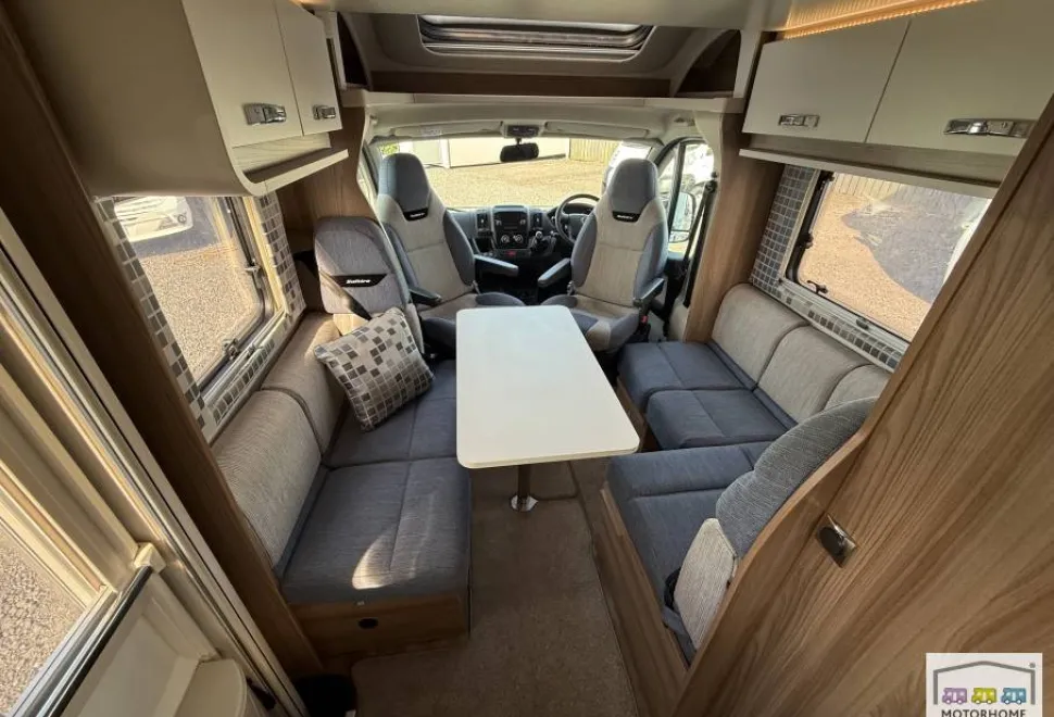 Swift Escape 695 2017