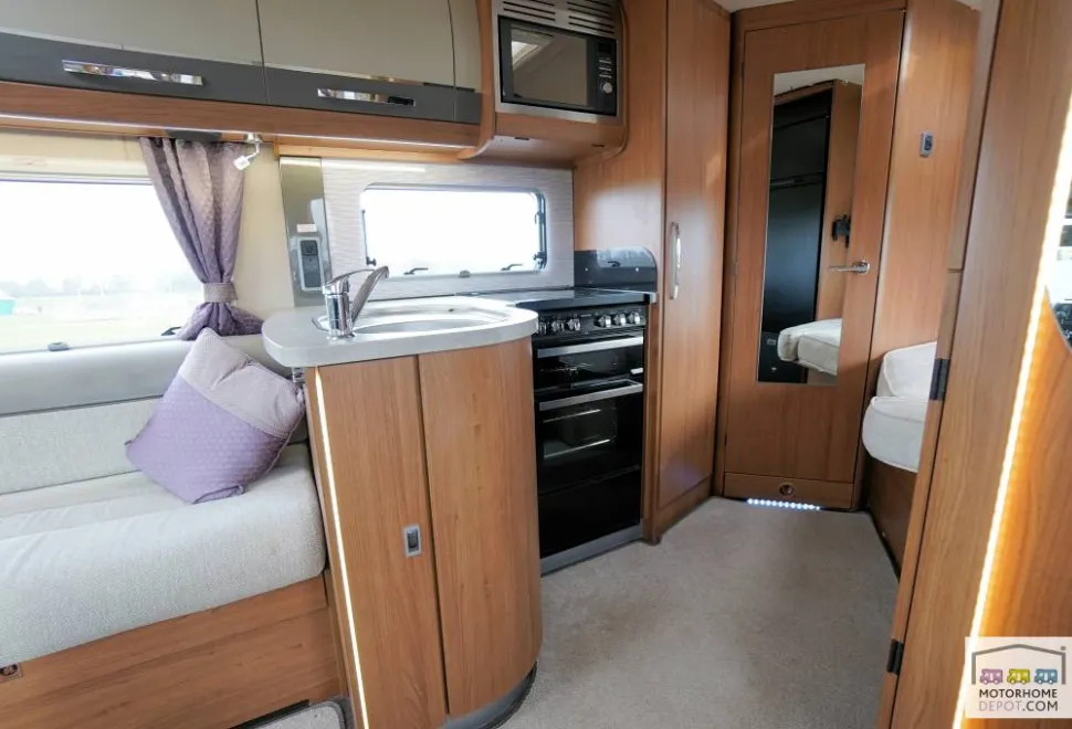 Auto-Trail Tracker FB 2019