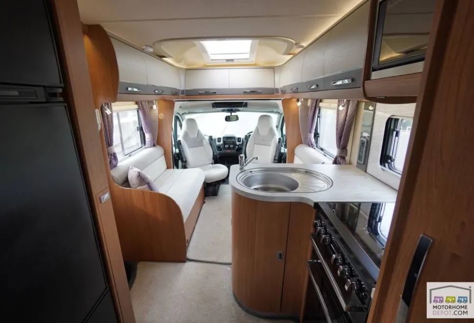 Auto-Trail Tracker FB 2019