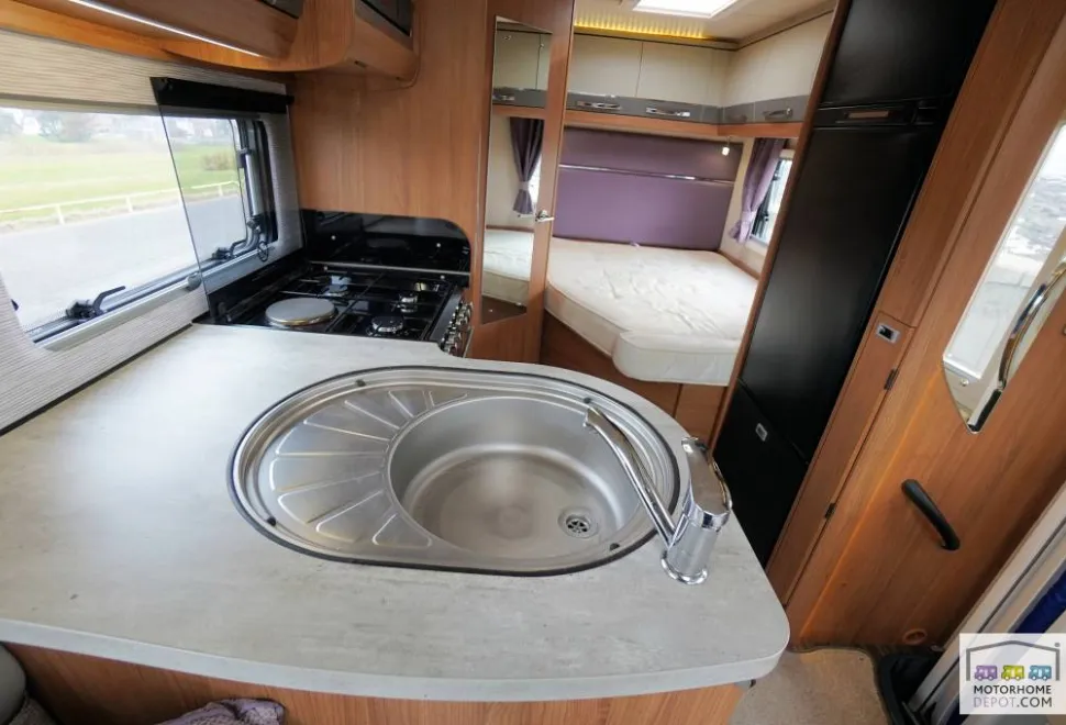 Auto-Trail Tracker FB 2019