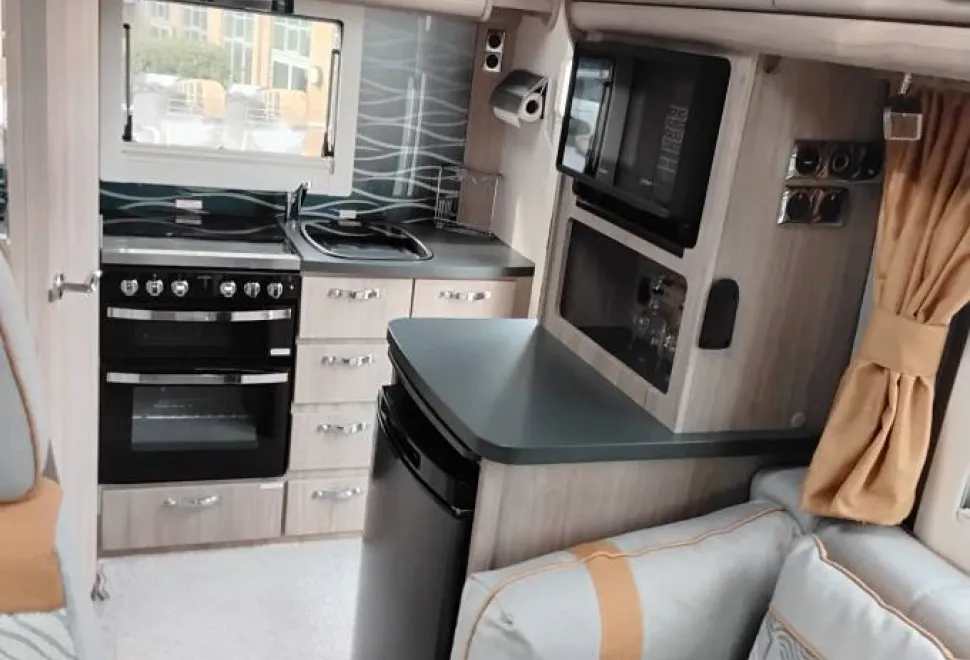 Auto-Sleepers Nuevo 60th Anniversary ES 2021