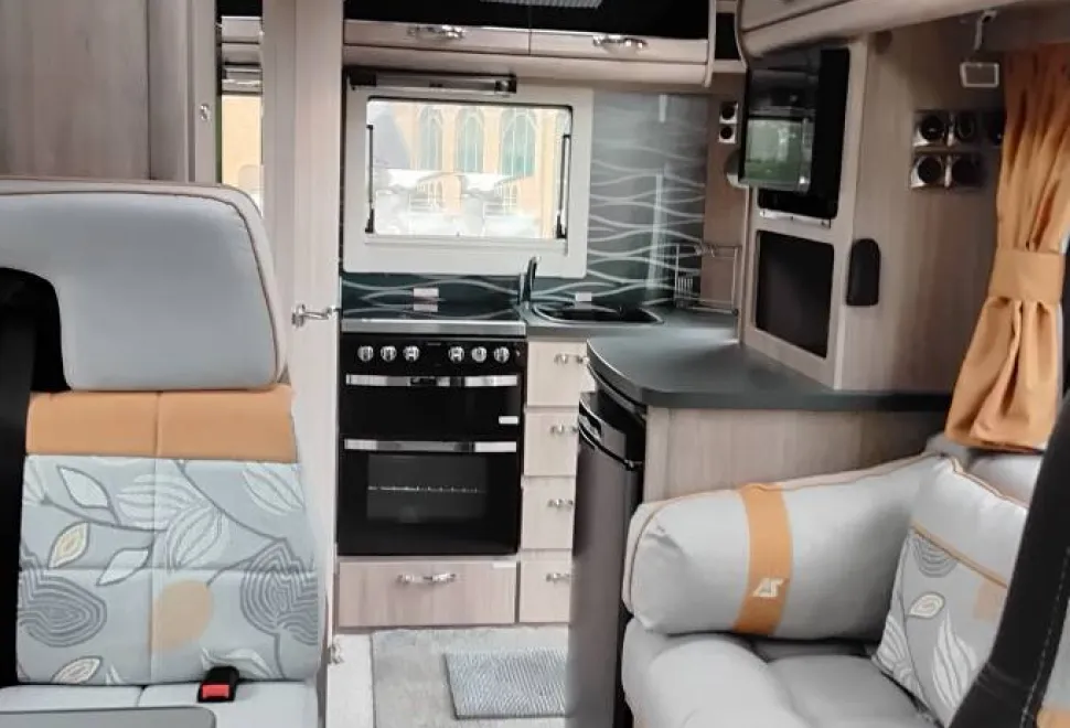 Auto-Sleepers Nuevo 60th Anniversary ES 2021