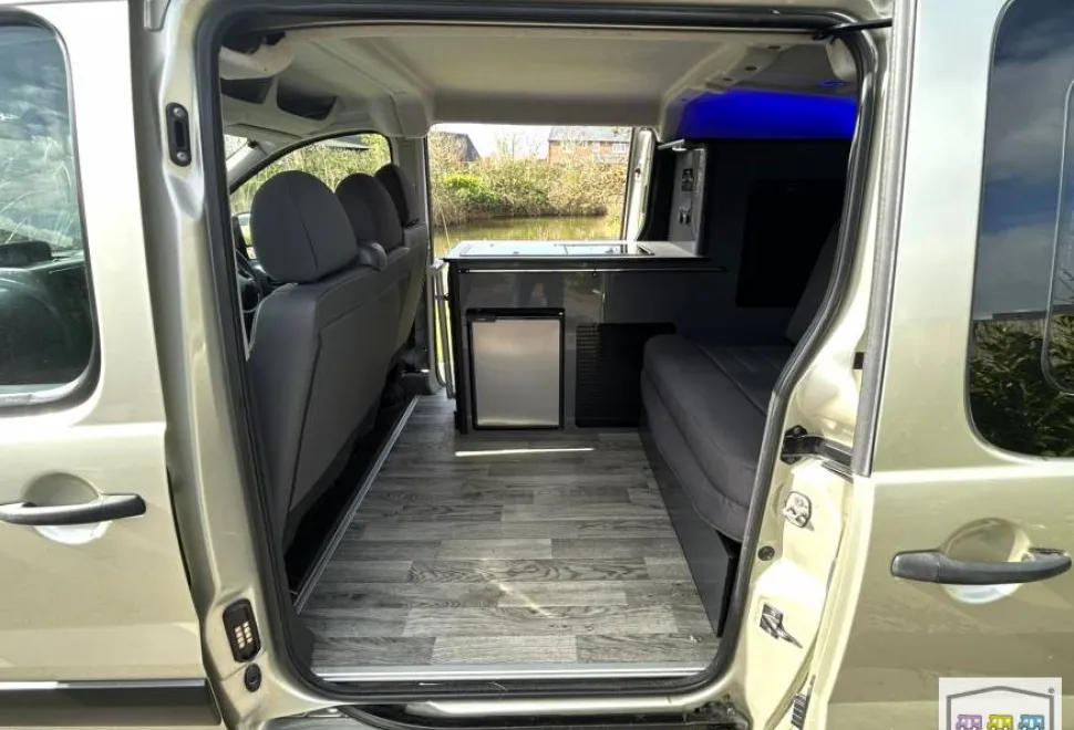 Peugeot Expert Tepee 2015
