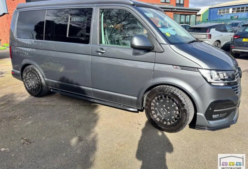 Volkswagen T6.1 Transporter Highline AVT Campers 2023