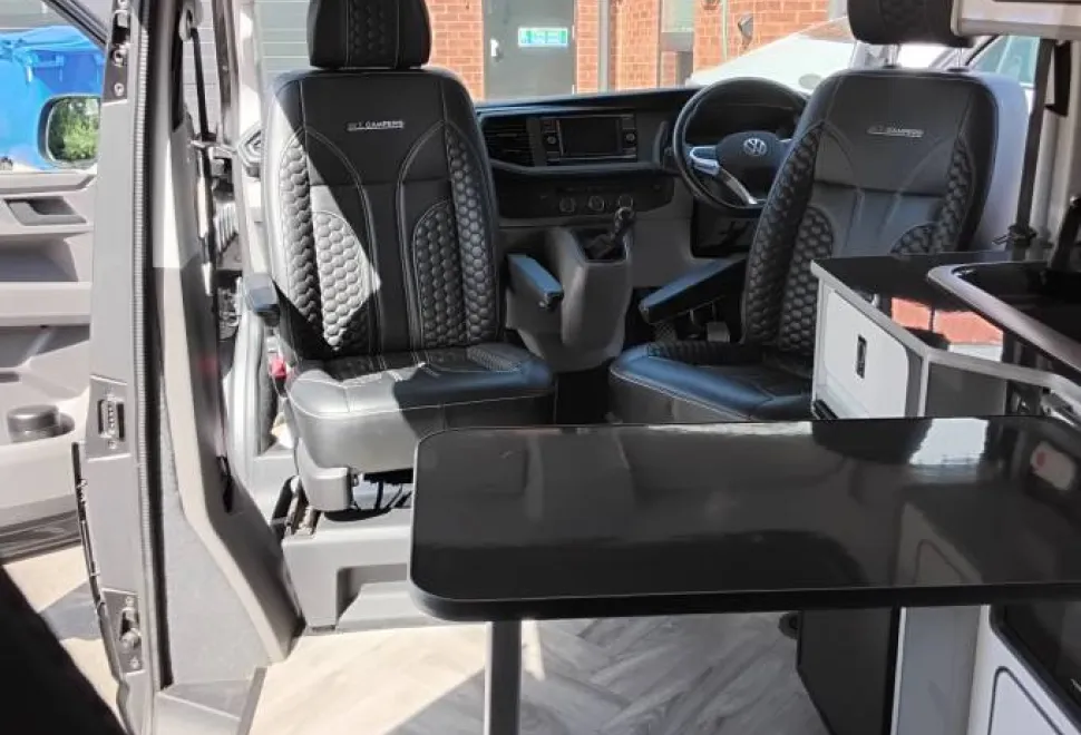 Volkswagen T6.1 Transporter Highline AVT Campers 2023